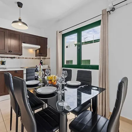 Home2book Charming Tinajo, Wifi Apartment La Santa