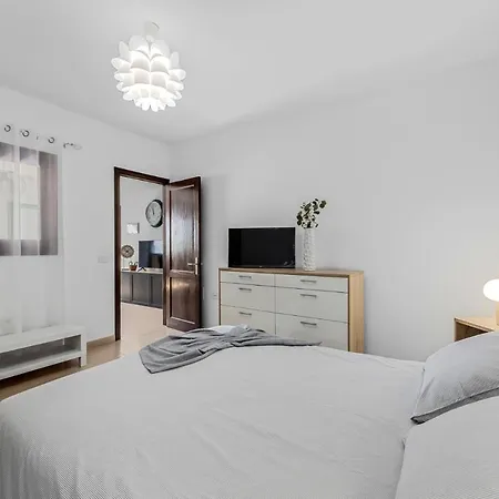 Apartman Home2book Charming Tinajo, Wifi *