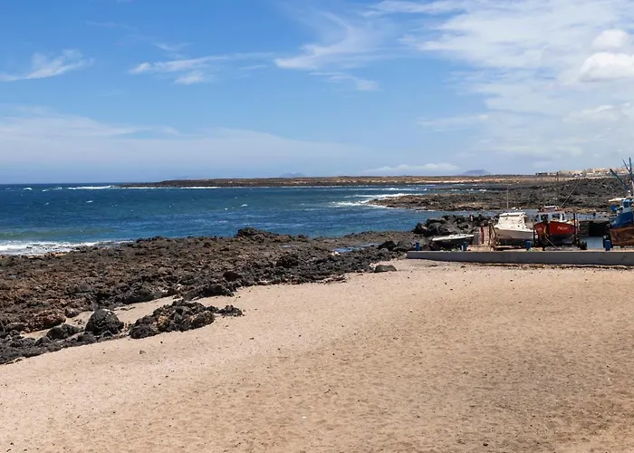 Home2book Charming Tinajo, Wifi * La Santa