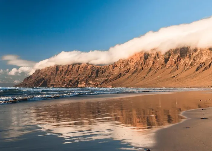 Home2book Charming Tinajo, Wifi * La Santa