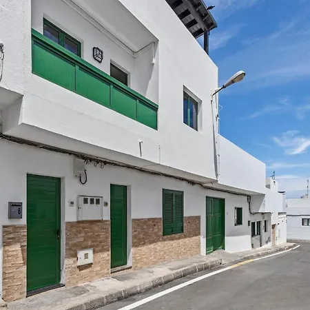 Home2book Charming Tinajo, Wifi * La Santa