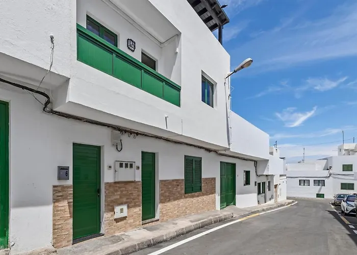 Home2book Charming Tinajo, Wifi * La Santa